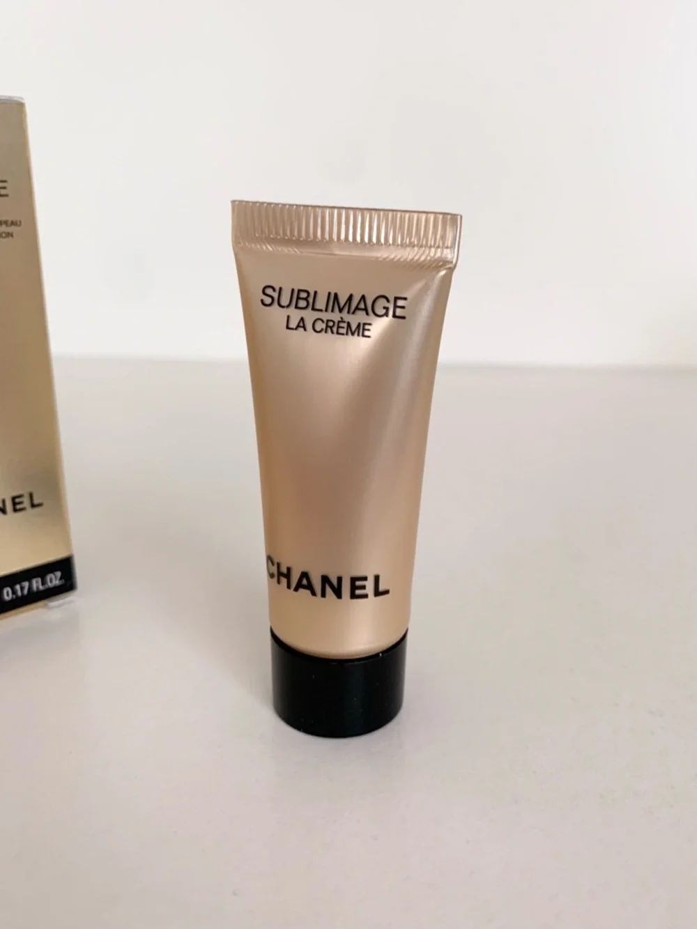 Hold  CHANEL anti aging cream Sublimage La Crème